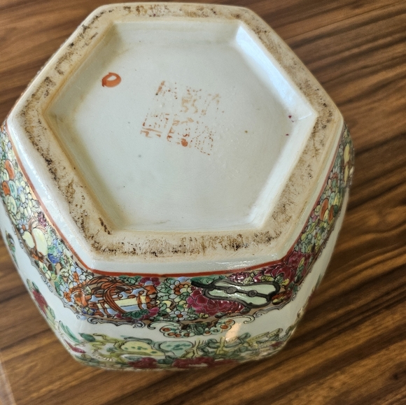 Large Vintage Chinese Rose Medallion Canton Porcelain Ginger Jar Vase - Picture 6 of 15